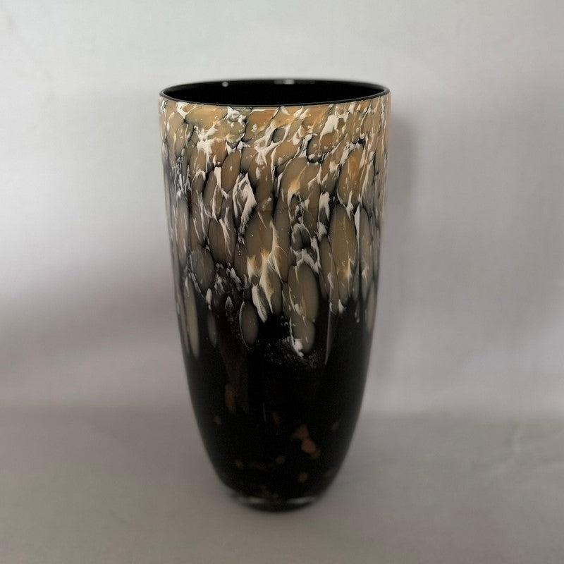 Elegant black vase (15 x 29cm) perfect for modern decor, ideal for flowers or as a standalone centerpiece.