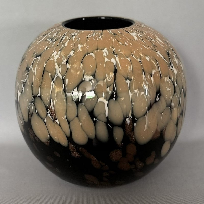 Sleek 20cm black round vase, perfect for modern and traditional decor, ideal for fresh flowers or as a chic standalone piece.