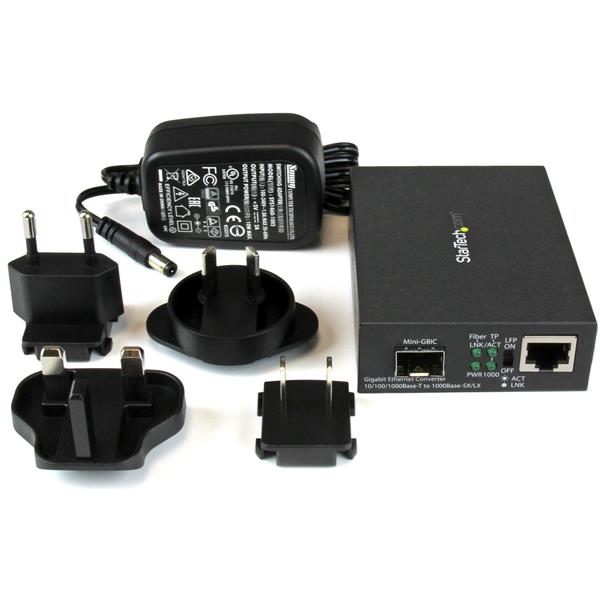 Gigabit Ethernet Fiber Media Converter with Open SFP Slot