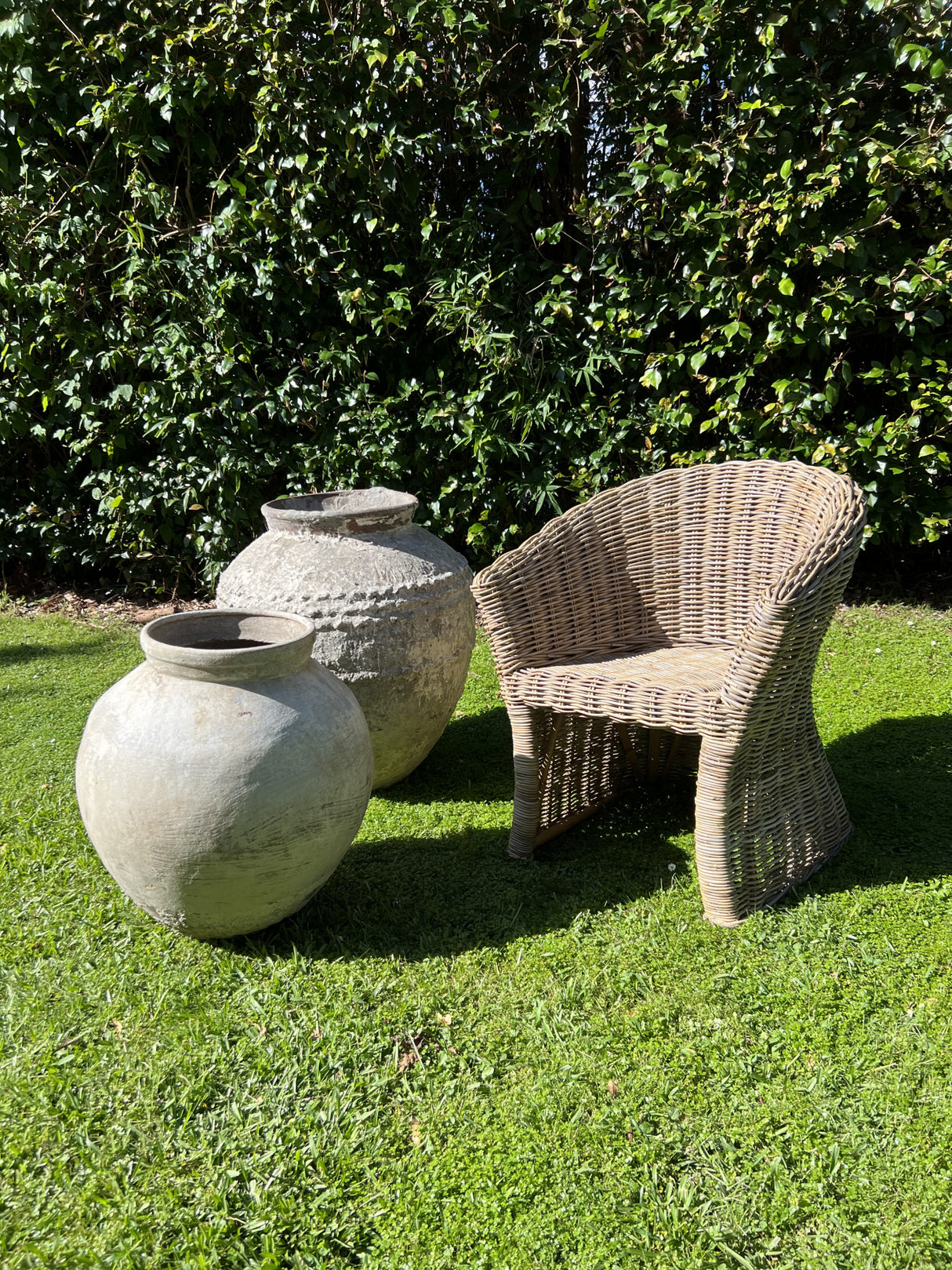 Advika Water Pot - Large (90cm)