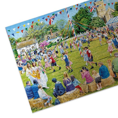 Gibsons: Around The Maypole (250XL)