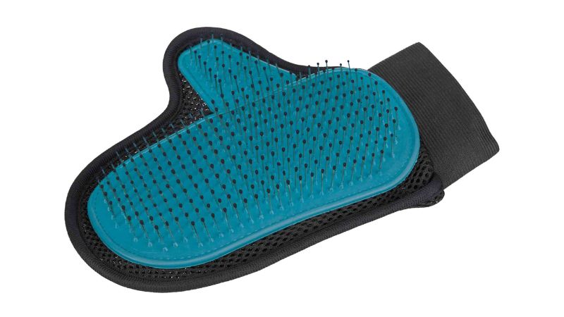 Trixie Fur Care Glove with wire bristles