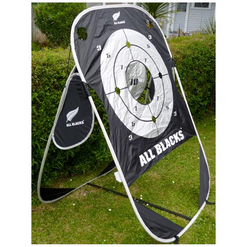 All Blacks Passing Target – 1.6m x 1.0m Includes carry bag and pegs 1.6m x 1.0m