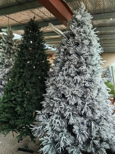 Mixed Snowy Pine Chistmas Tree with Pinecone & 600 LED Lights - 9'