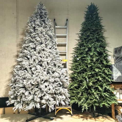 Pine Chrismas Tree with 4000 Multi Function LED lights & 7661 Tips - 12'