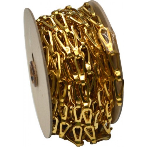 Elegant brass chandelier chain on a spool, 10m long with 14mm links, perfect for decor and DIY projects.