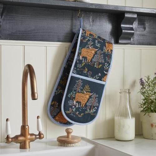 Ulster Weavers Connie the Cow Double Oven Glove