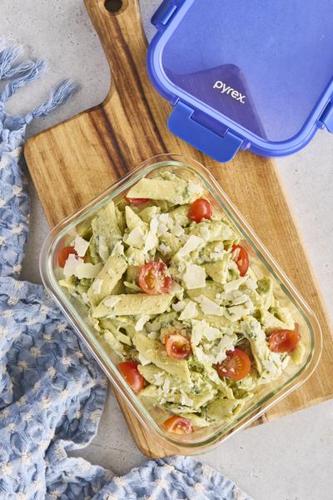 Pyrex Lock N Store Rectangle Container with Blue Lid 1.52L