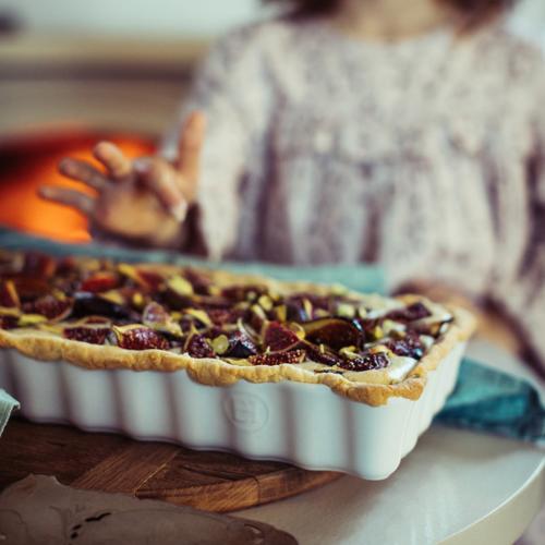Emile Henry Slim Rectangular Tart Dish - Flour