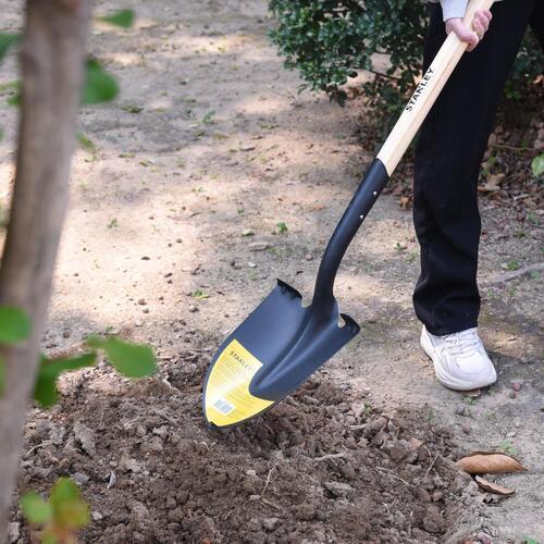 Stanley Long-Handle Round Mouth Shovel