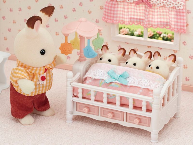 Crib with Mobile - Sylvanian Families