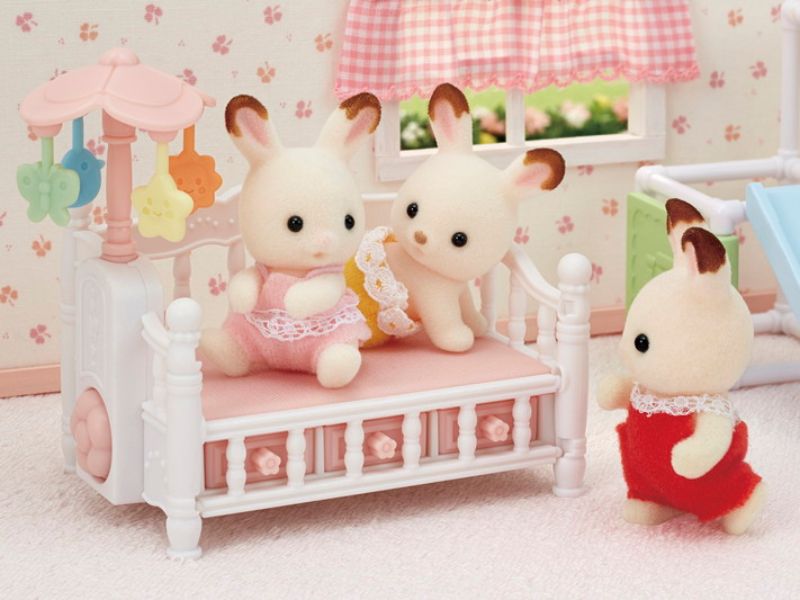 Crib with Mobile - Sylvanian Families