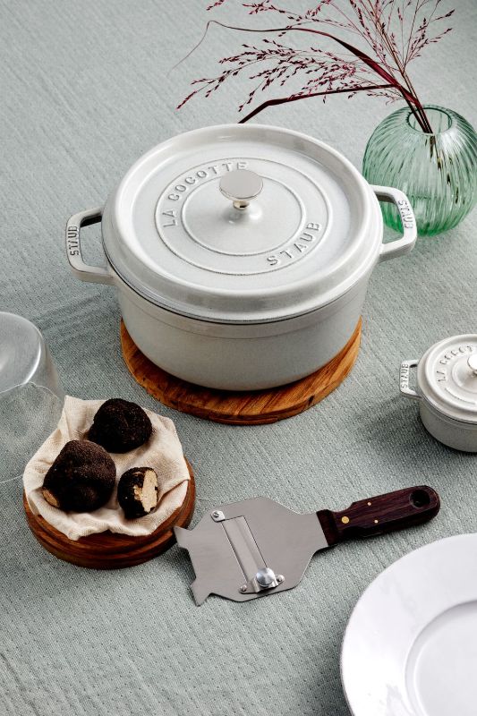 Round Cocotte - Staub White Truffle (28cm/6.7L)