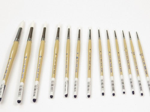 Round 6 Artist Brush featuring durable White Taklon filaments, perfect for detailed painting with watercolors and acrylics.