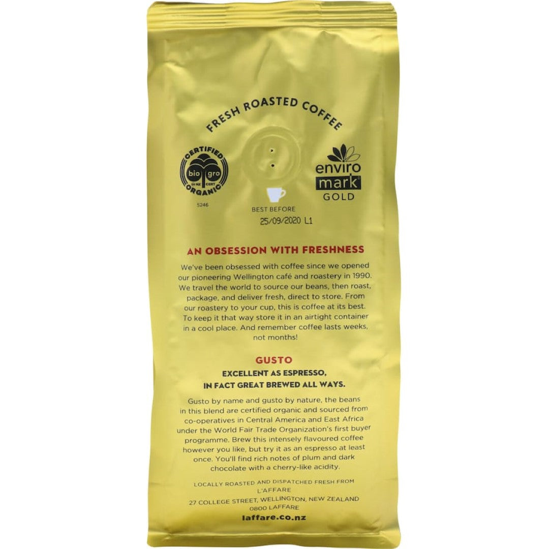 Rich Fairtrade organic coffee beans with intense plum, dark chocolate, and cherry-like acidity ideal for brewing espresso or filter coffee.
