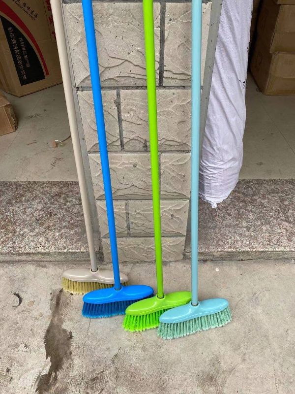 Outdoor Broom - 134cm (Set of 3 Assorted)