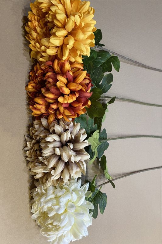 Set of 6 lifelike white giant dahlias with 18cm petals, perfect for elegant decor and arrangements.