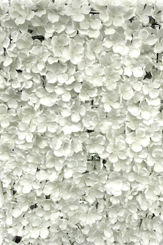 White hydrangea wall panel with realistic floral design, perfect for elegant backdrops and vertical gardens, measuring 40cmH x 60cmD.