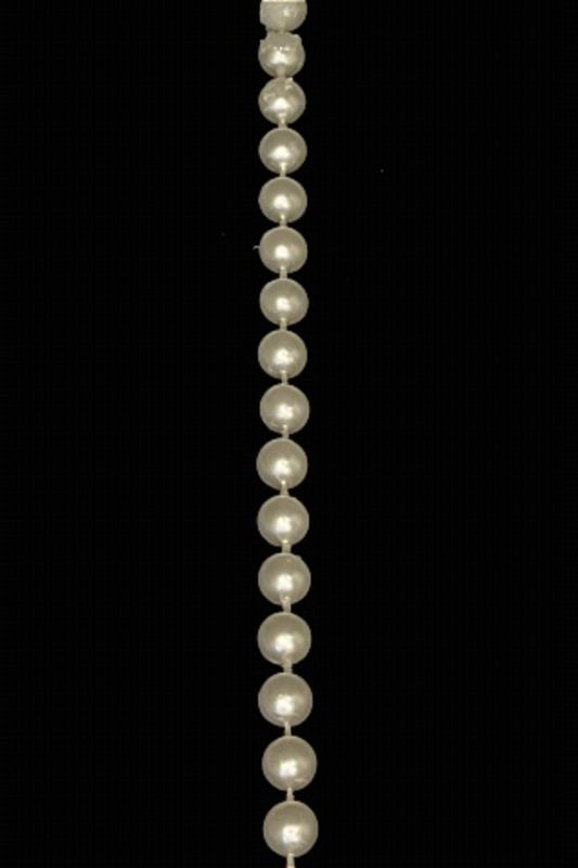 Elegant 29m decorative garland with 6mm pearl beads, perfect for weddings and events to enhance any décor.