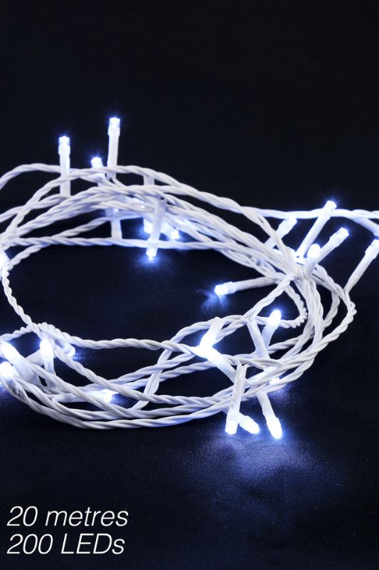 200 LED string lights in pure white on a clear cable, perfect for elegant decor at weddings and parties, 20 meters long.