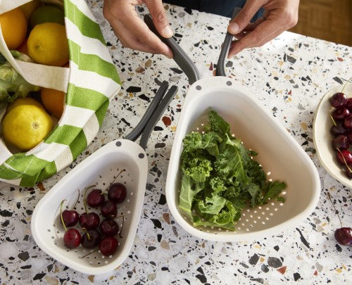 Droplet Compact Colander with folding handles - Joseph Joseph