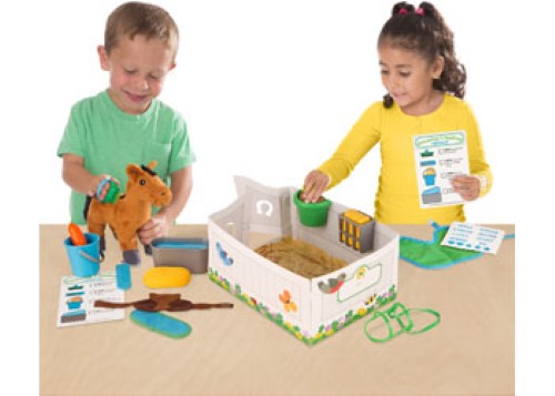 Melissa & Doug - Feed & Groom Horse Care Play Set