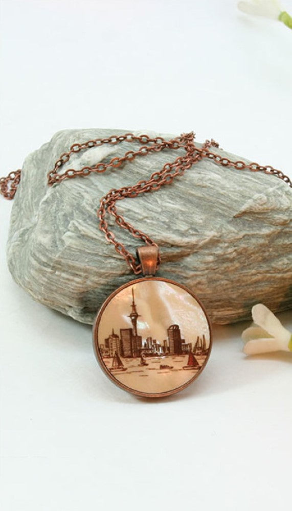 Circle Pendant Necklace - Auckland