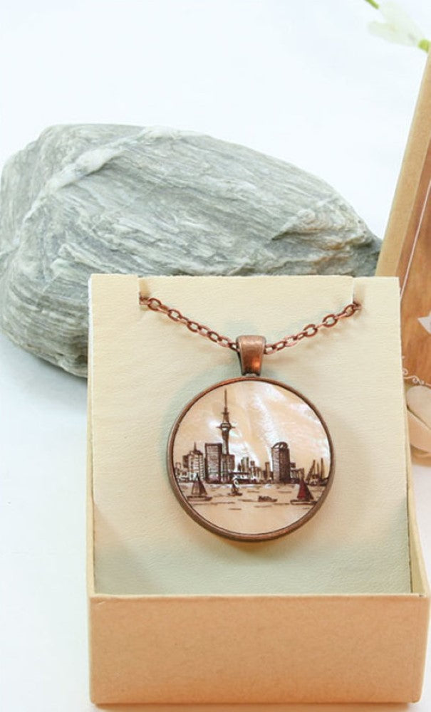 Circle Pendant Necklace - Auckland