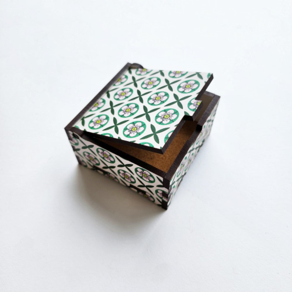 Square Trinket Box - Manuka Flower (8 x 8 x 4cm)