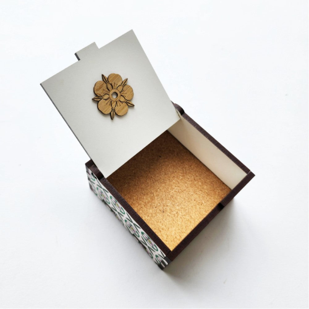 Square Trinket Box - Manuka Flower (8 x 8 x 4cm)