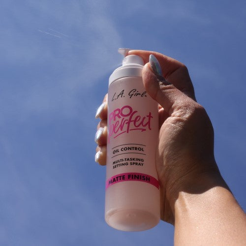 Setting Spray - LA Girl PRO Perfect (Blurring Matte)