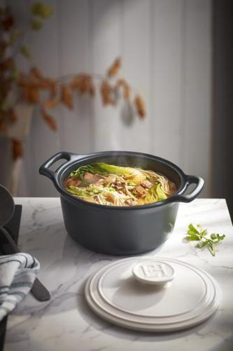 SUBLIME Round Dutch Oven / Stewpot - 5,5 L - Emile Henry