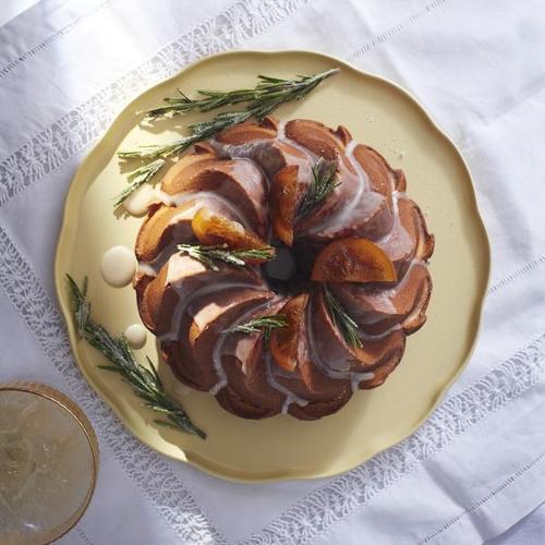 Madeleine Round Serving Platter - Vanilla - Emile Henry