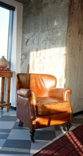 Mortimer Chair Vintage Cigar - 715 X 740 X 790