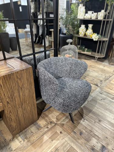 Jupiter Swivel Chair - Swivel Chair with Metal Base
