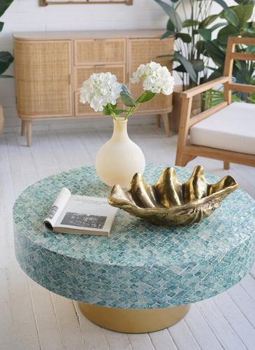 Gold Decrotive Clam