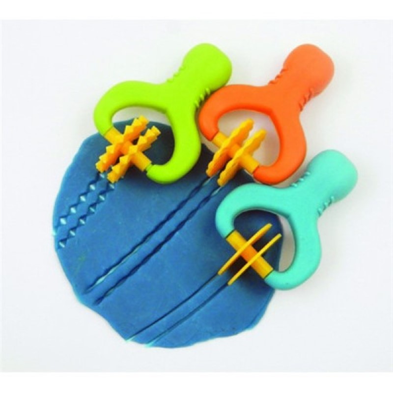 Set of 5 ergonomic dough cutters for precise, uniform slicing, perfect for cookies, pastries, and artisan bread.