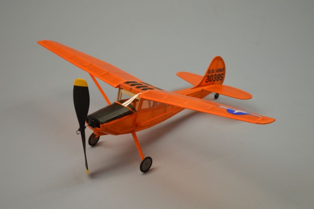Balsa Glider L-19 Bird Dog model airplane with 460mm wingspan, designed for easy assembly and optimal flight performance.