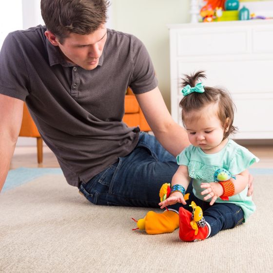 Gardenbug Foot Finder & Wrist Rattle Set - Lamaze