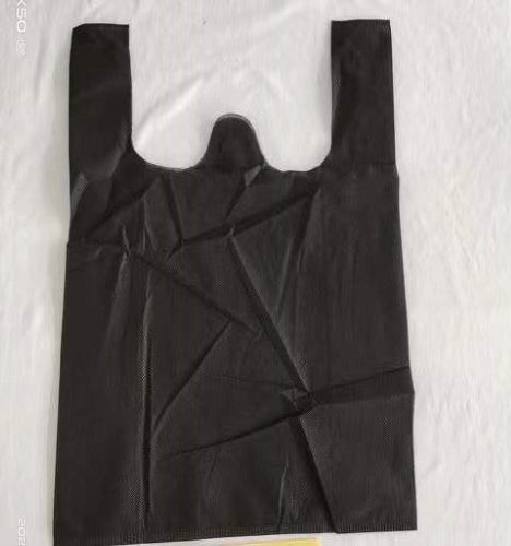 Black non-woven shopping bags (26*41*12cm) in a pack of 100, durable and eco-friendly for versatile shopping needs.