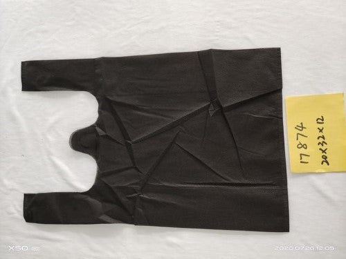 Six black non-woven shopping bags (20*32*12cm) designed for eco-friendly everyday use and sustainability.