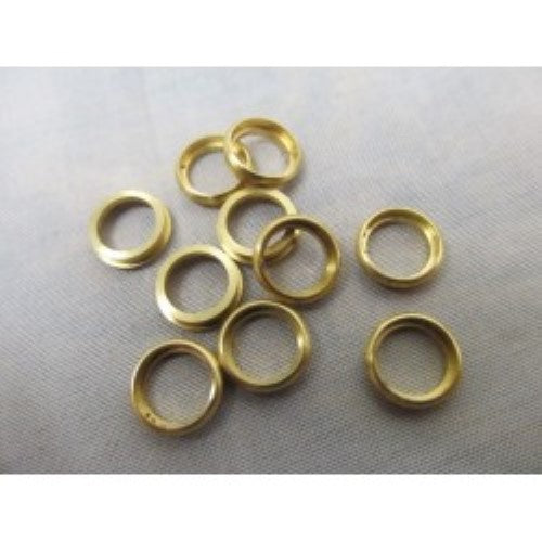 Brass portlight fittings, 11mm, durable and corrosion-resistant, ideal for enhancing boat aesthetics and ventilation. Pack of 10.