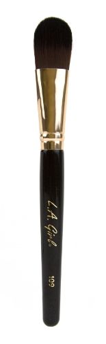L.A. Girl Pro.Brush - Flat Foundation Brush with soft synthetic hair for flawless, even liquid or cream foundation application.