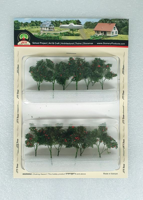 Lifelike set of 12 O scale tomato plants, 38.1mm tall, perfect for enhancing model dioramas and railway layouts.