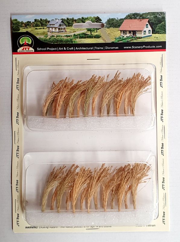 Realistic 2-inch model wheat stalks, perfect for enhancing dioramas and railway layouts with vibrant agricultural scenes.