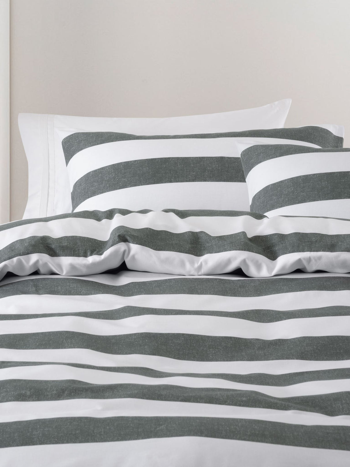 Sydney Duvet Cover Set by Nu Edition - Carbon - King