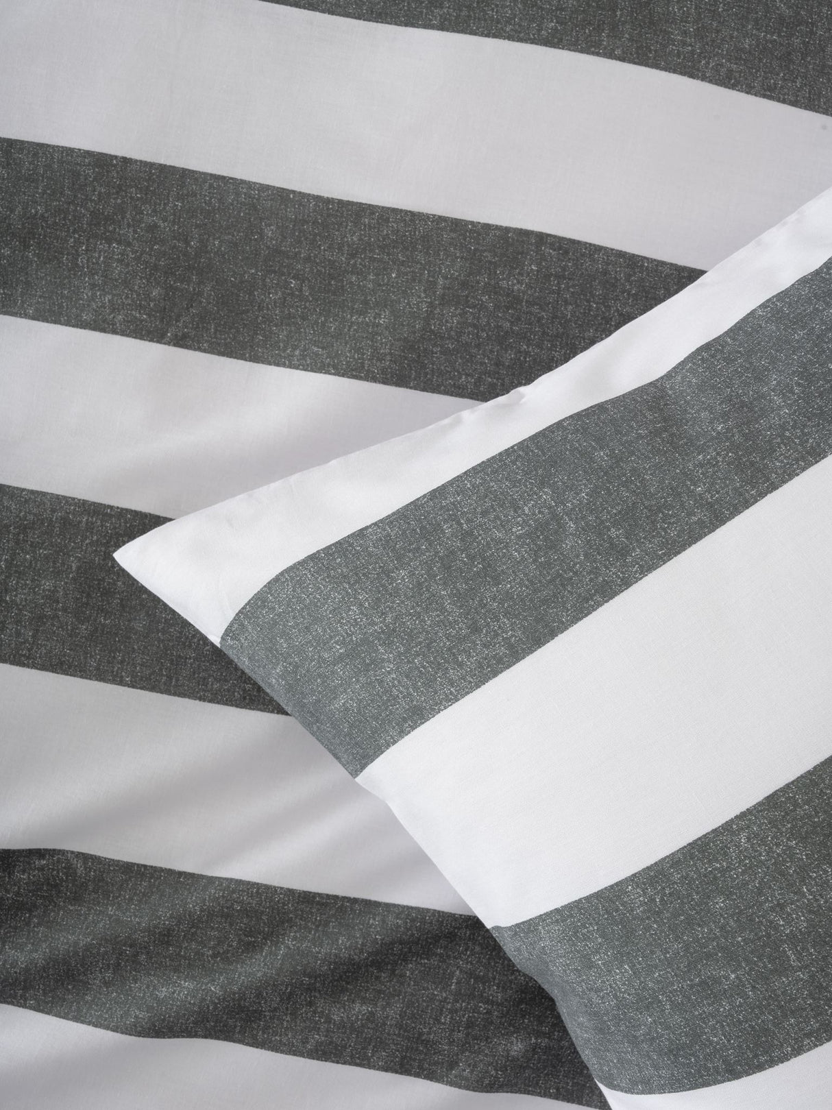 Sydney Duvet Cover Set by Nu Edition - Carbon - Queen