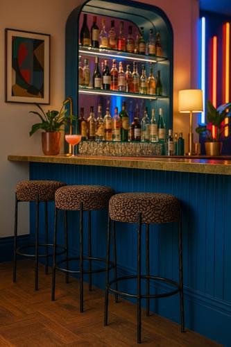 Crown Bar Stool - Brown & Black