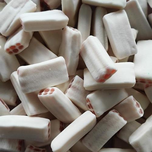 Dulceplus Strawberry Cream Bricks - 2kg Bag