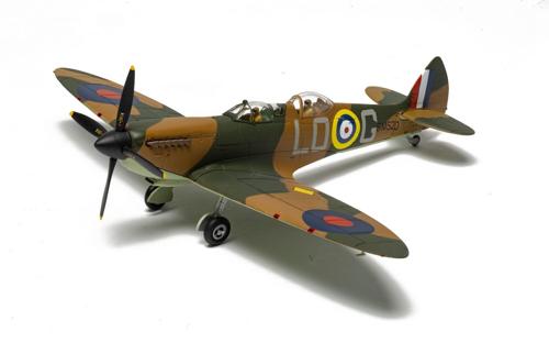 Diecast Aircraft - Corgi - 1/72 Spitfire T.9 (SM520)